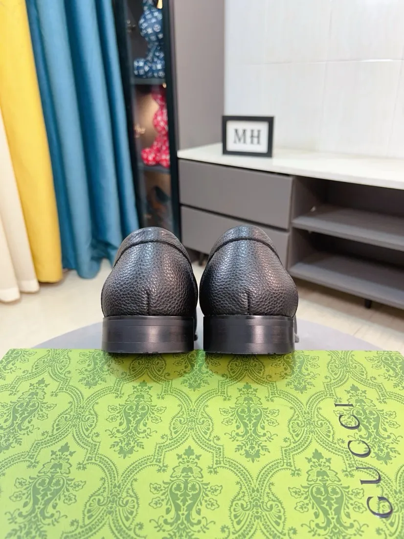 Men's shoes 💰500🌹🌹Niuli [GUCCI Gucci] A new style of formal men's leather shoes is coming~ The original quality upper is made of patent leather imported from Italy, the leather is soft and delicate, comfortable and soft first-layer cowhide lining, rubber wear-resistant outsole, the shoe shape is dignified and domineering, and the luxury charm cannot be concealed! The natural and free nouveau riche leads the trend. Code number: 38-44
